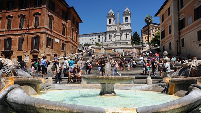 Piazza di Spagna Rome - Mstyslav Chernov La Piazza di Spagna et l’église Trinità dei Mont