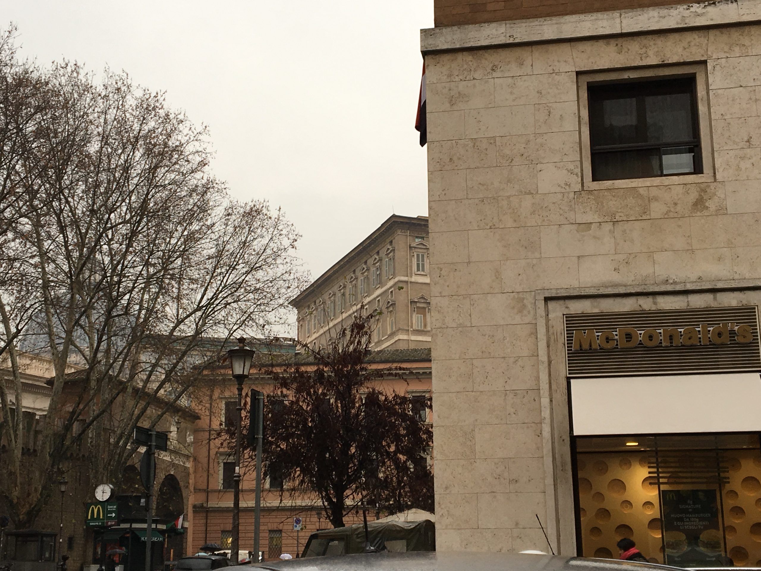 McDonald’s Borgo Pio : l’adresse de trop ?