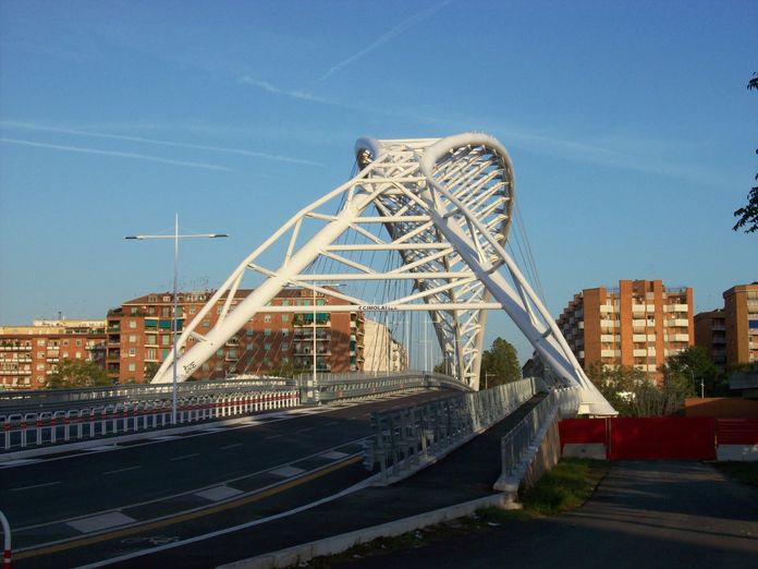 Ponte Cavalcavia Ostiense. Ponte Cavalcavia Ostiense.