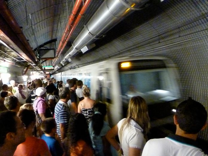 Sécurité dans le métro, à Rome. Sécurité dans le métro, à Rome.