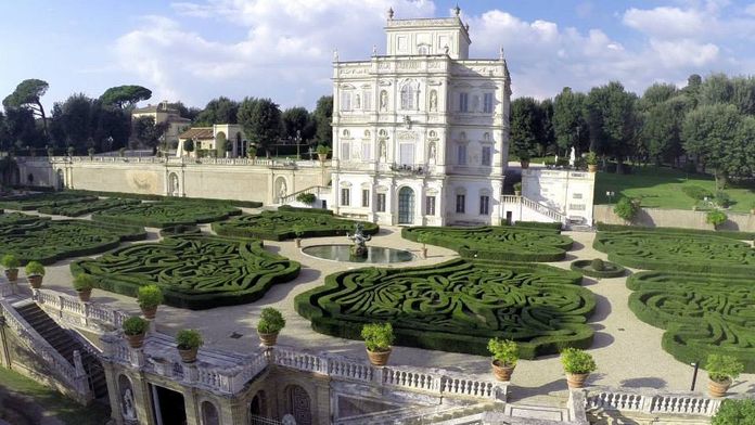 Jardin de la villa Doria Pamphilij. Jardin de la villa Doria Pamphilij.