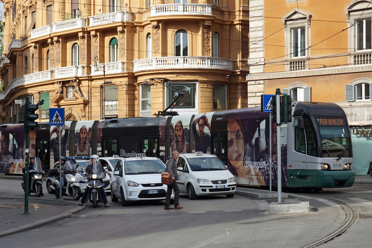 Un taxi, à Rome.