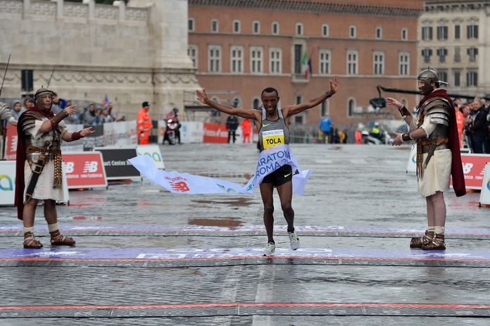 Le coureur vainqueur du marathon de Rome.