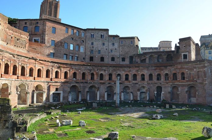 vestiges aux Marches de Trajan a Rome vestiges aux Marches de Trajan a Rome