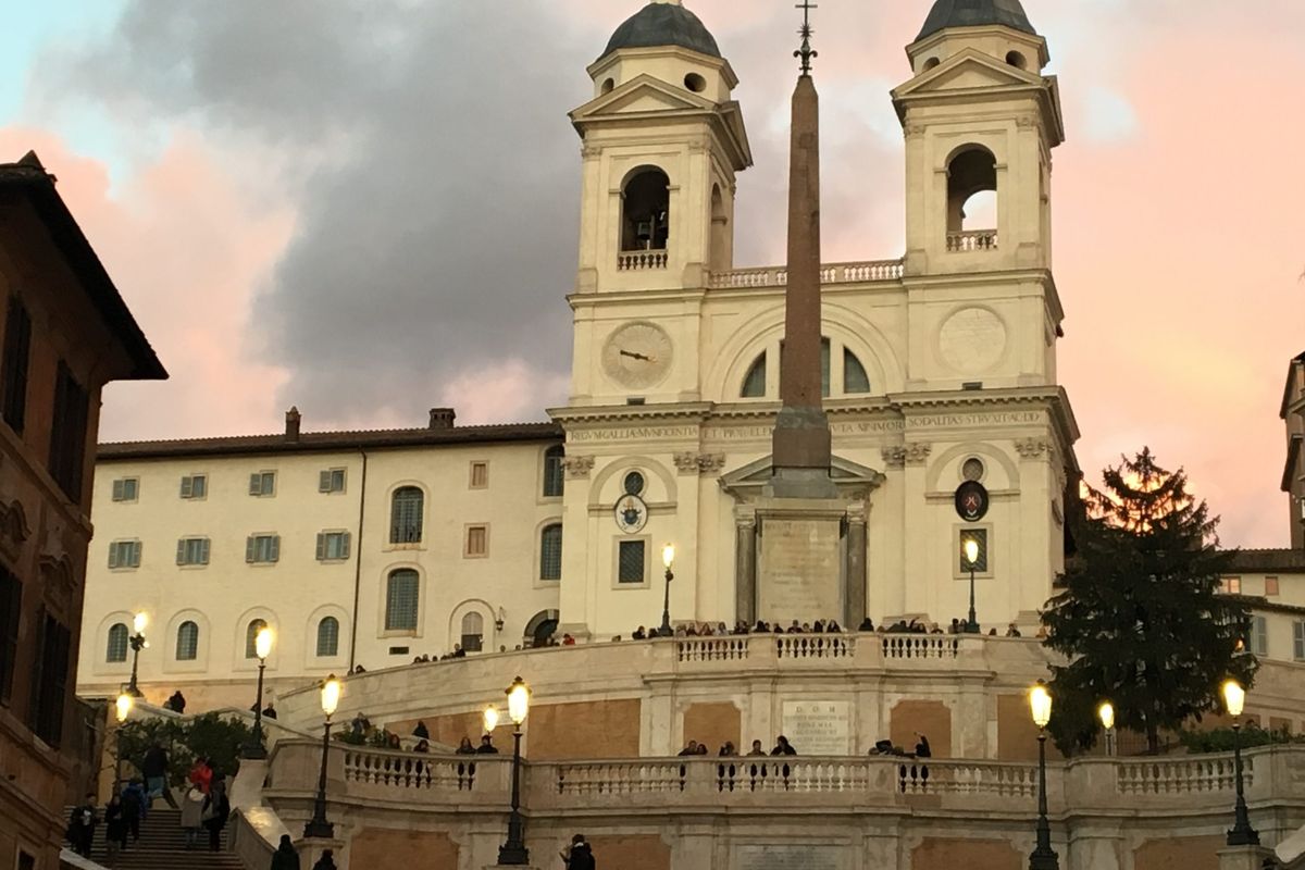 Rome en chiffres : eglise trinite des monts.