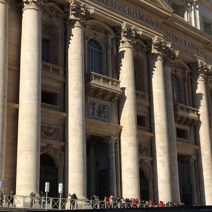 Façade basilique saint-pierre de Rome