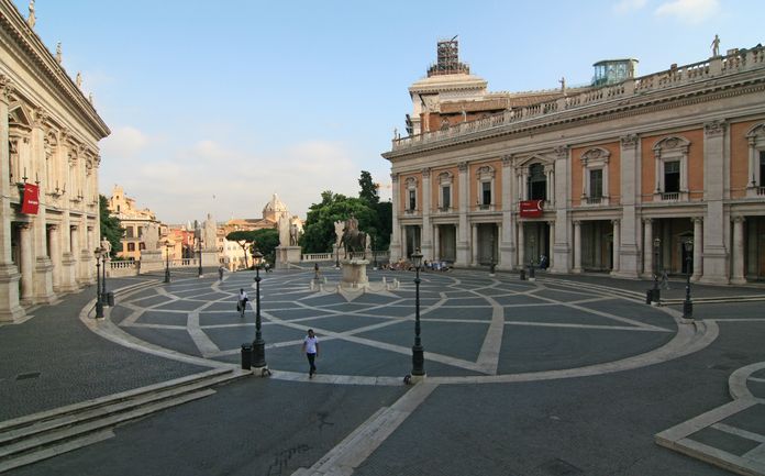 Les expositions sur la Piazza_del_Campidoglio_Roma Les expositions sur la Piazza_del_Campidoglio_Roma