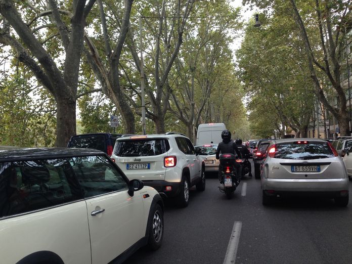 Voiture stationnement Rome. Voiture stationnement Rome.