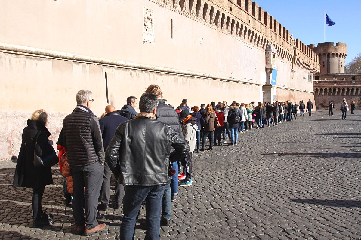 chateau saint ange rome attente