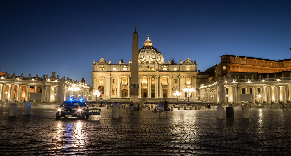 police urgence rome vatican nuit