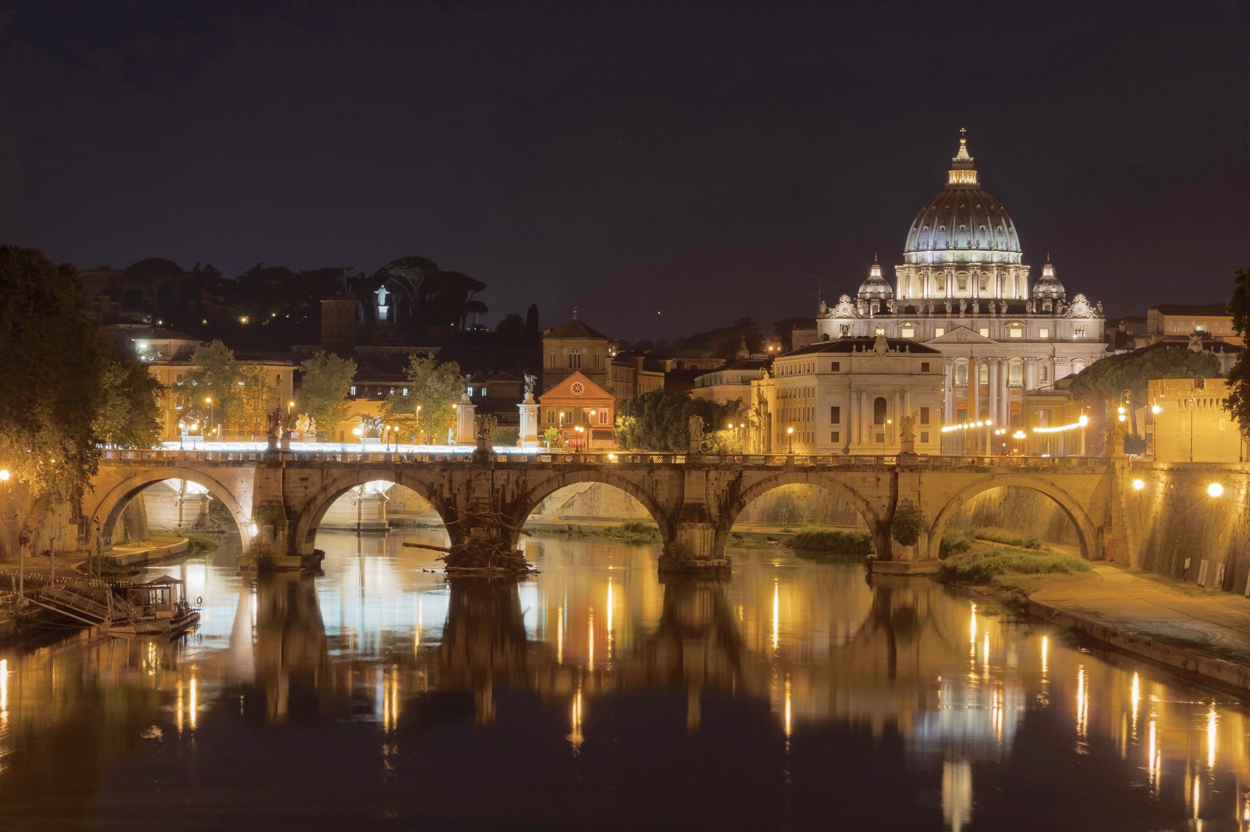 2 itinéraires de nuit sur les traces des monuments éclairés à Rome