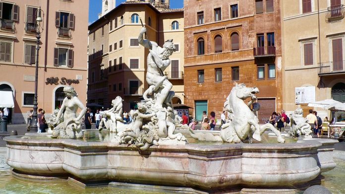 Fontana_di_Nettuno,_Piazza_Navona