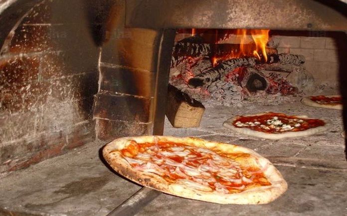 pizza-pizzeria-a-rome pizza-pizzeria-a-rome