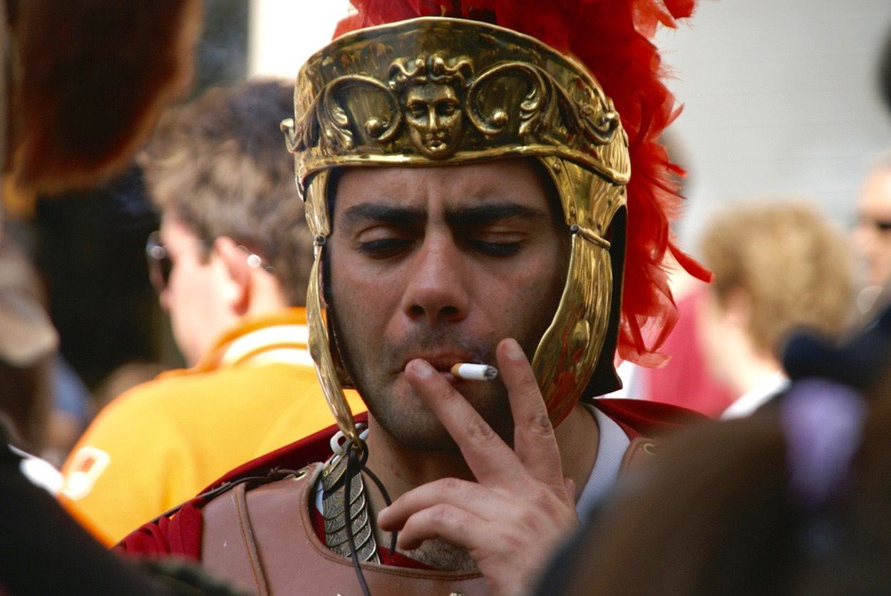 Où est-il encore possible de fumer une cigarette à Rome ?