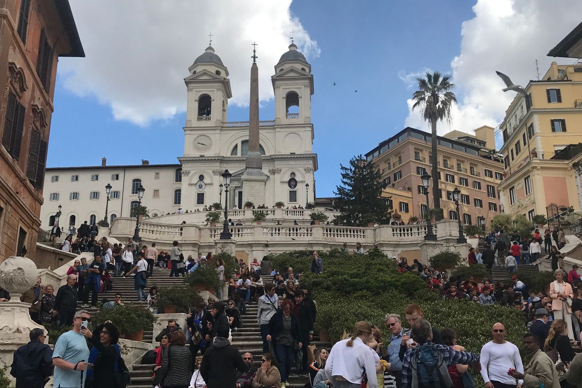 mauvais touristes piazza di spagna rome