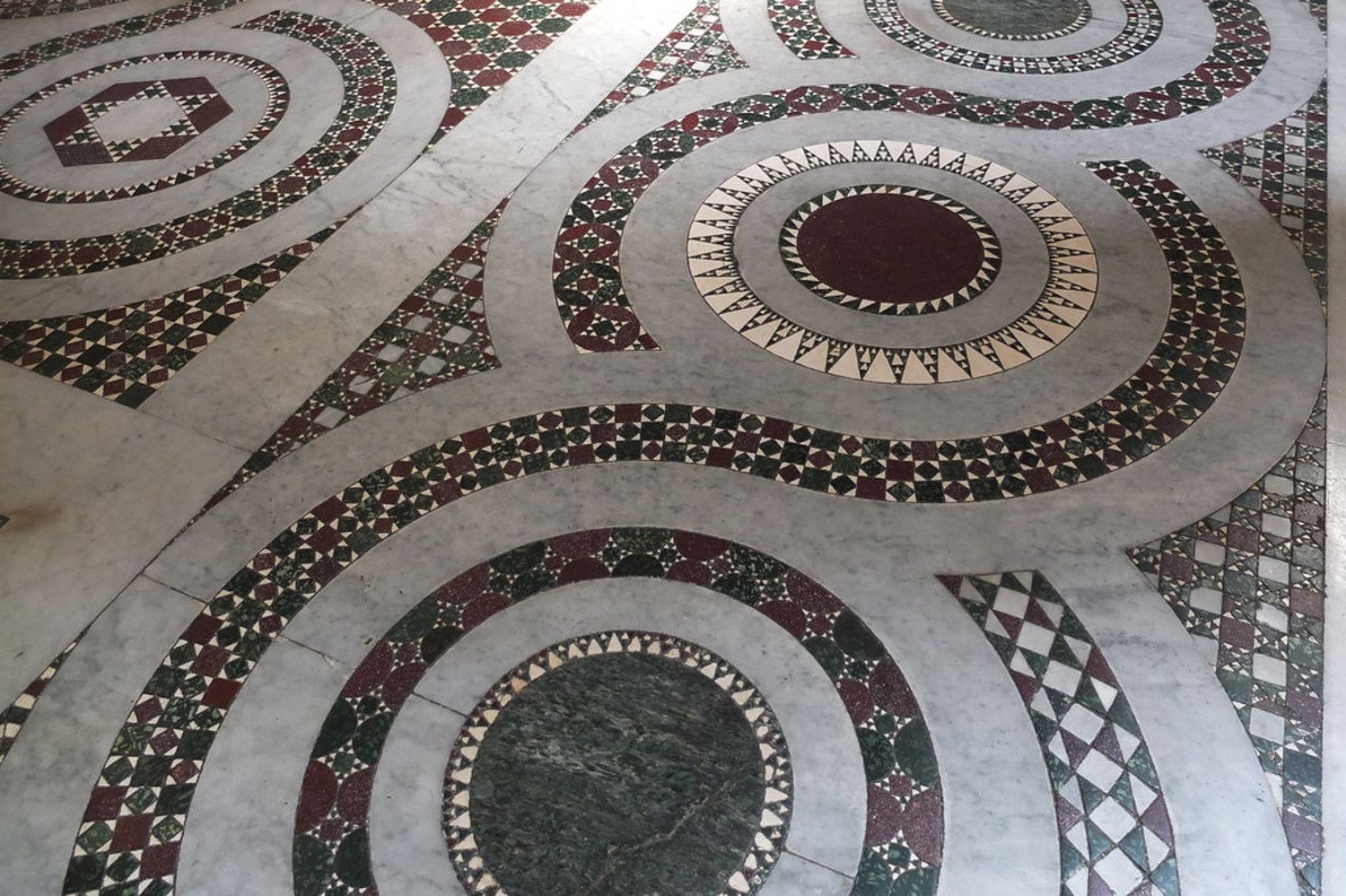 Les basiliques qui mettent des trésors à vos pieds à Rome