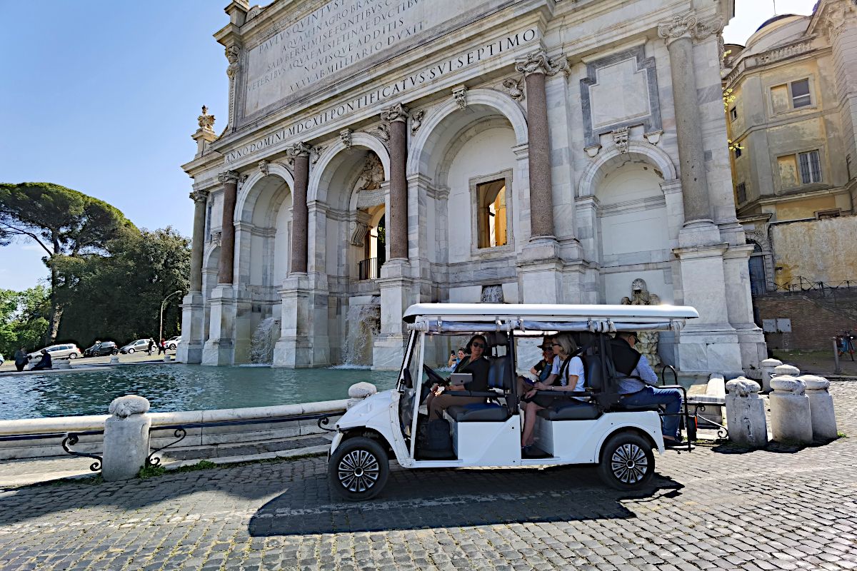 Visite de Rome en voiturette avec un guide